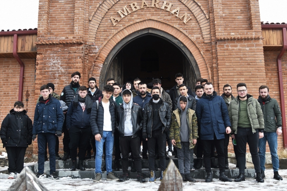 ÖĞRENCİLER AKDAĞ’DA KAYAK KEYFİ YAPTI