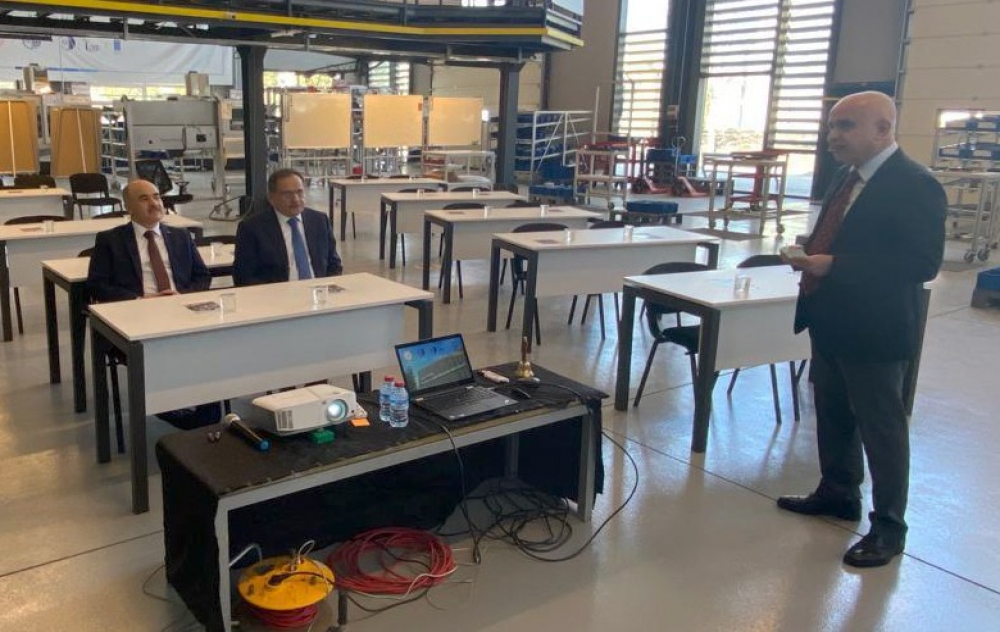 Başkan Demir ve Vali model fabrikasını gezdi