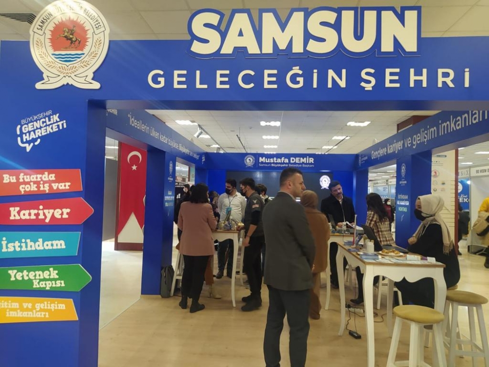 Kariyer Fuarında Büyükşehir Standına Yoğun İlgi