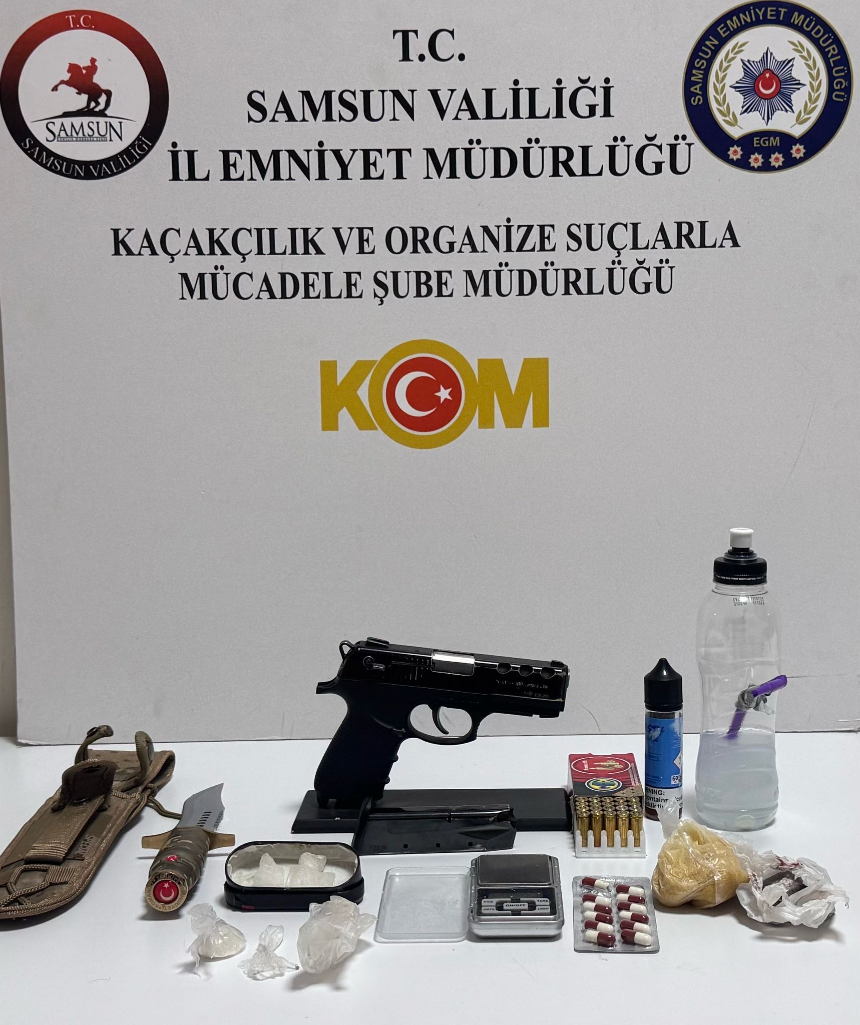 Samsun’da Kaçakçılık Polisi Operasyonu: Ruhsatsız Silah ve Uyuşturucu Ele Geçirildi